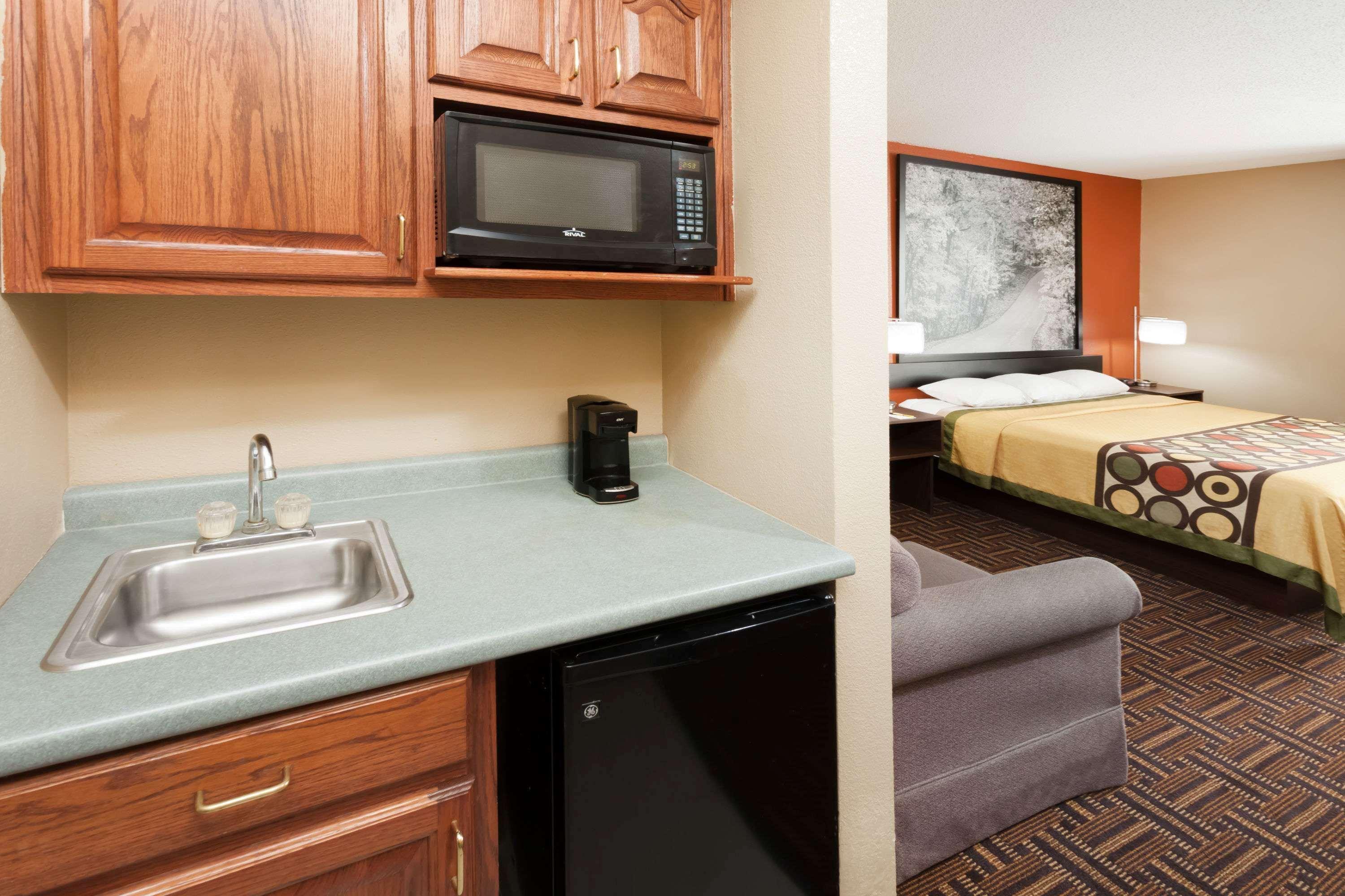 Super 8 By Wyndham Rochester Esterno foto