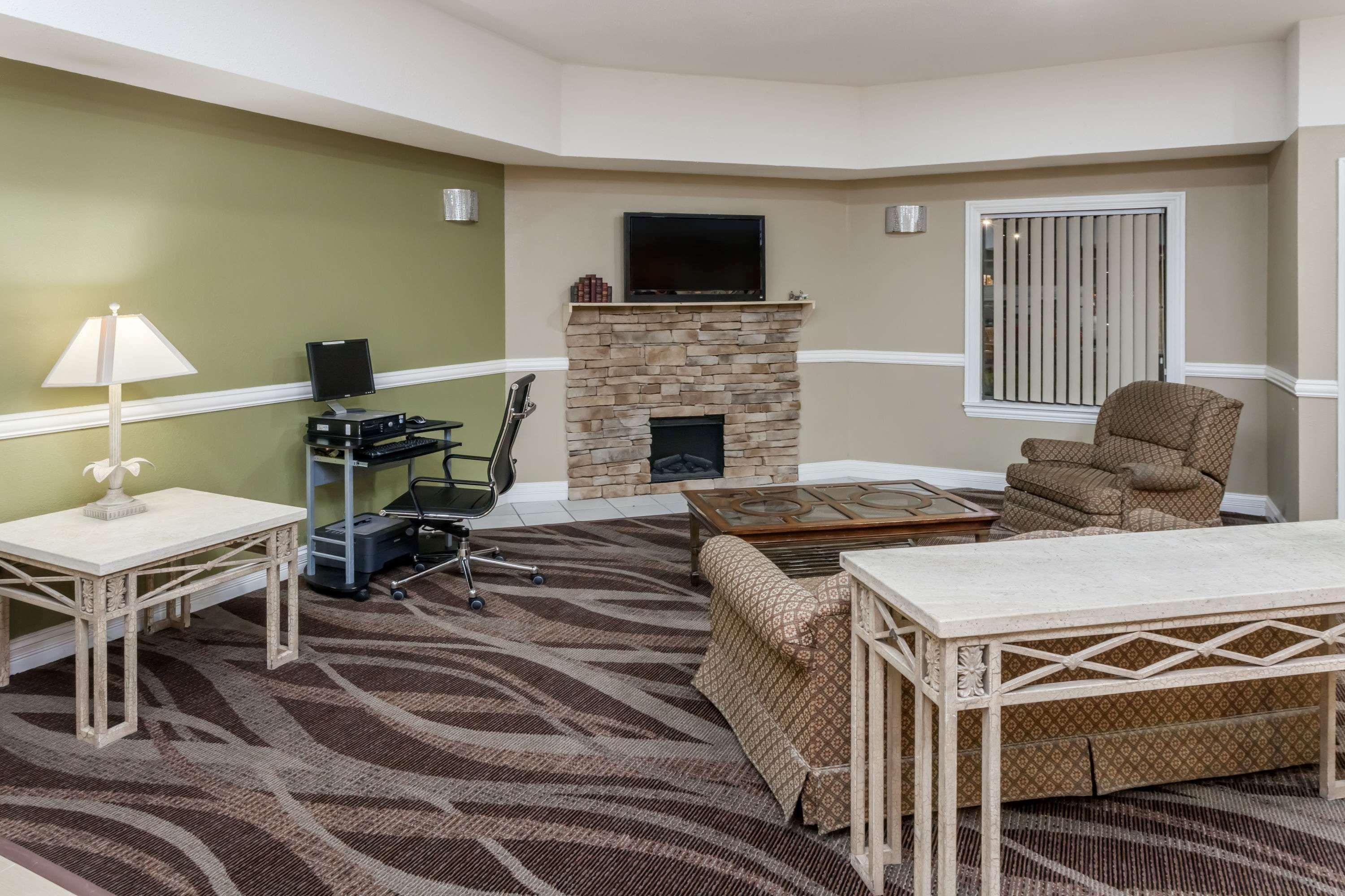 Super 8 By Wyndham Rochester Esterno foto